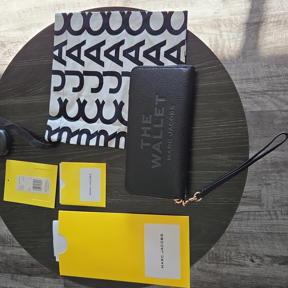 Marc Jacobs Black Wallet